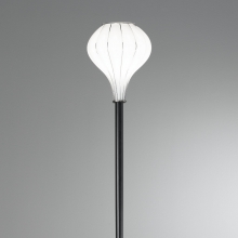 Lampadaire d'inspiration Art-dco avec diffuseur blanc opaque en verre de Murano